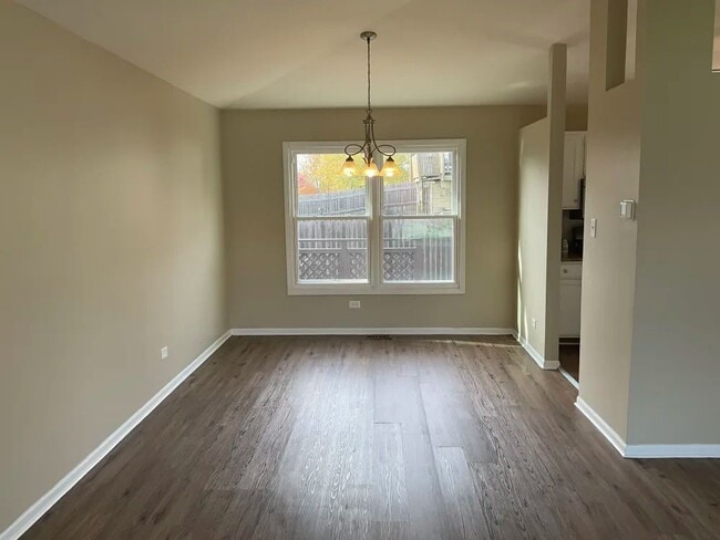 Building Photo - 458 W Avery St