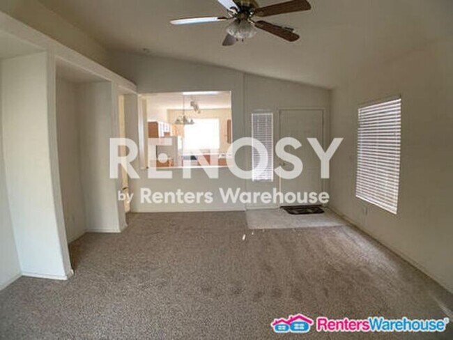 Building Photo - Ideal 3 Br 2 Ba 2 Cg Home Near Loop 303 & Greenway in Surprise!