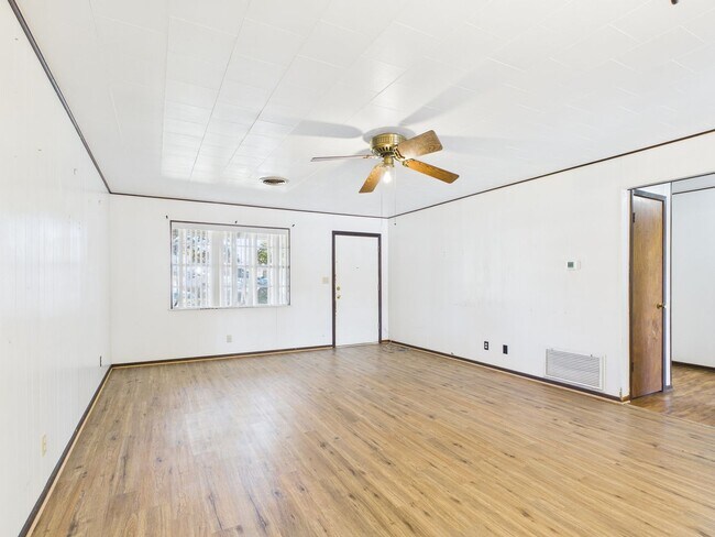 Foto del edificio - 126 Northwest Dr