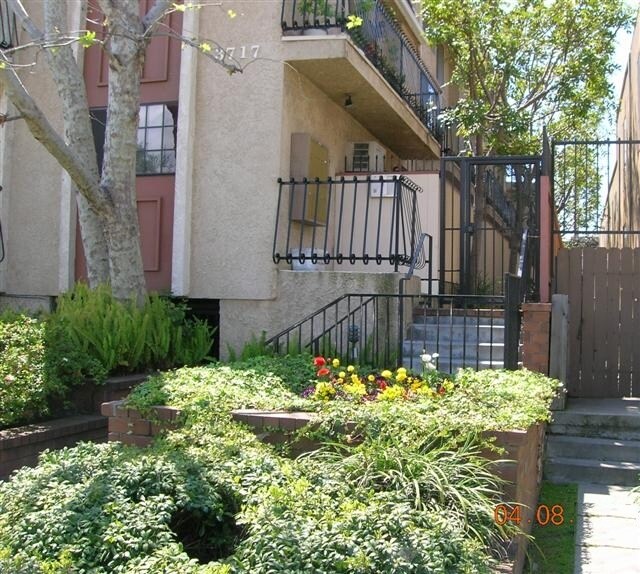 Foto del edificio - 3717 Vinton Ave