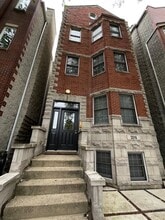 Building Photo - 3316 N Damen Ave