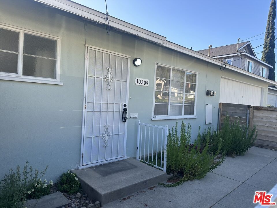 Primary Photo - 10209 Helendale Ave