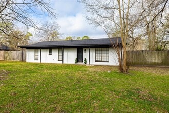 Building Photo - 12514 Park Forest Dr