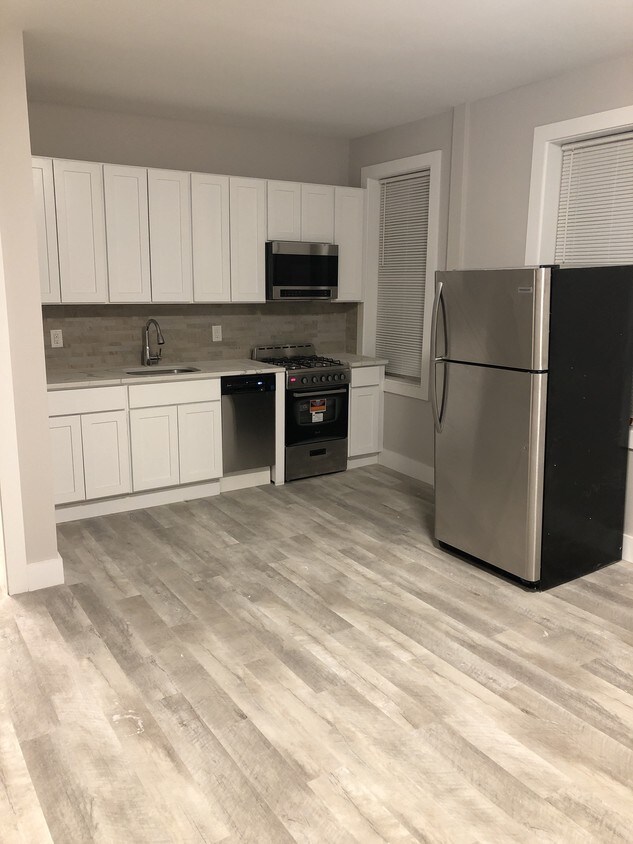 Foto principal - 7212 Broadway