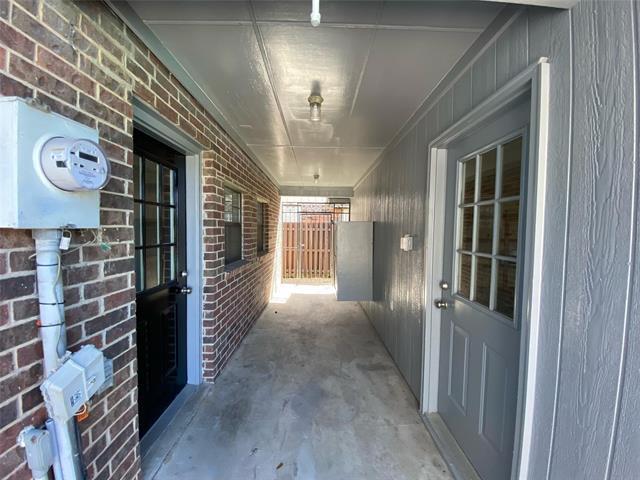 Building Photo - 2313 Roanoke Cir