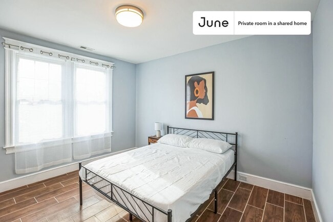 Building Photo - Room in Shared 7 bed/6 bath home in Dupont Park