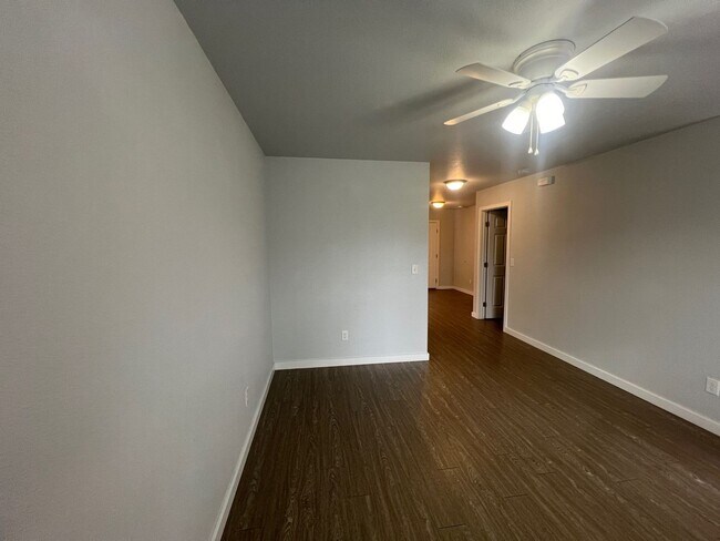 Foto del edificio - 416-426 NE Jackson St