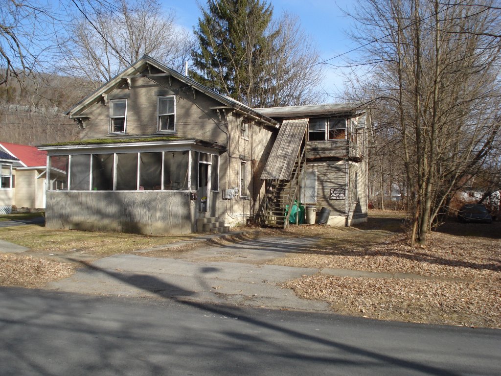 Primary Photo - 103 S William St