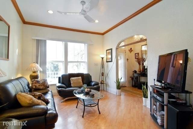 Building Photo - 3 br, 1 bath Apartment - 2342 W Altgeld