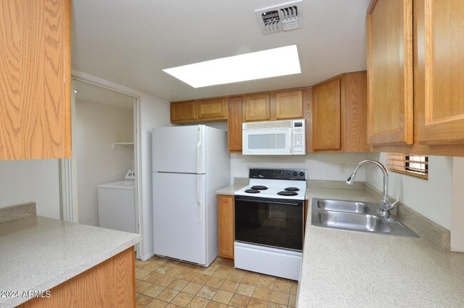 Building Photo - 2855 S Ext Rd