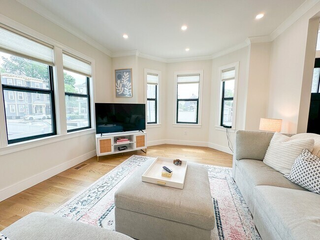 Foto del edificio - 746 E 8th St