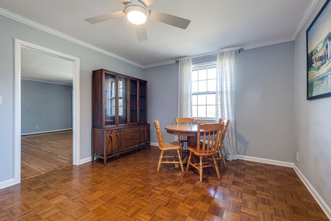 Building Photo - 210 Eldon Ct
