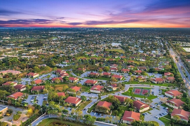 Foto del edificio - 6532 Chasewood Dr