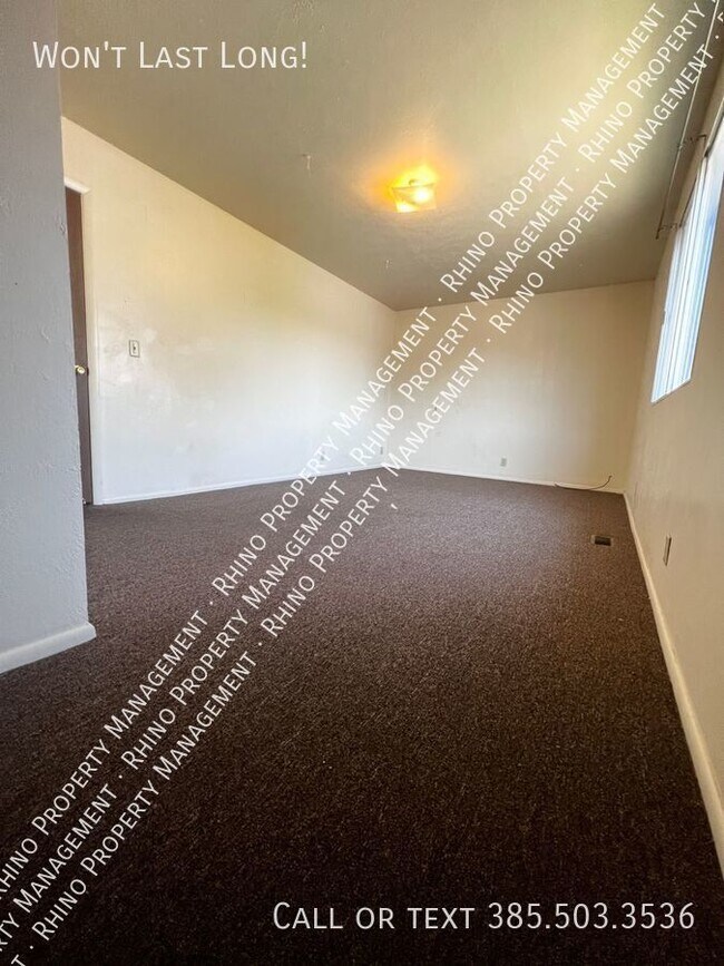 Building Photo - 2 Bd/1.5 Ba Townhome in Salt Lake City