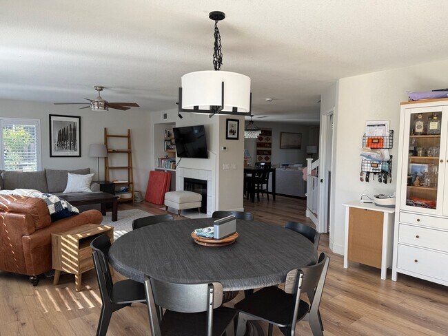 Foto del edificio - 552 Spindlewood Ct