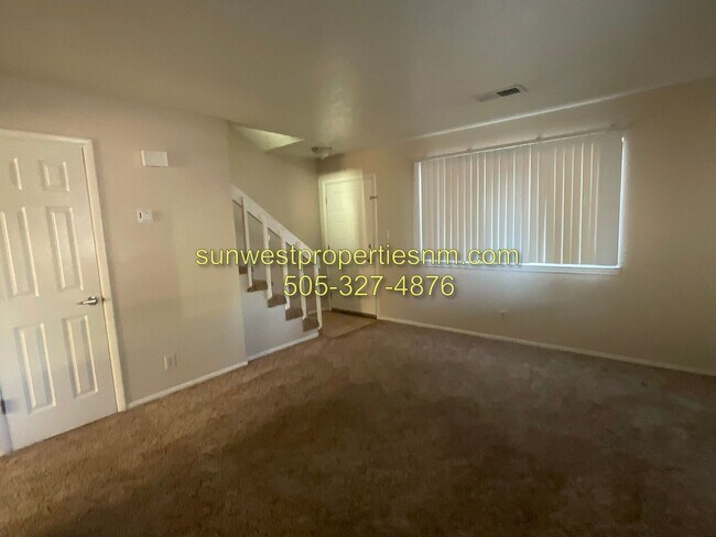 Foto del edificio - 1701 E Cliffside Dr
