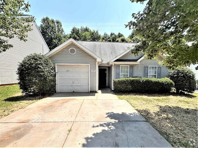 Building Photo - 9340 Dewey Dr