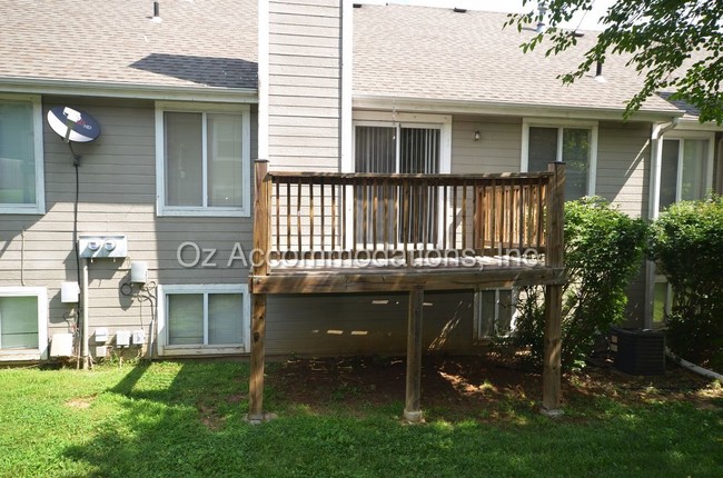 Building Photo - 8924 Hauser St, Lenexa, KS 66215