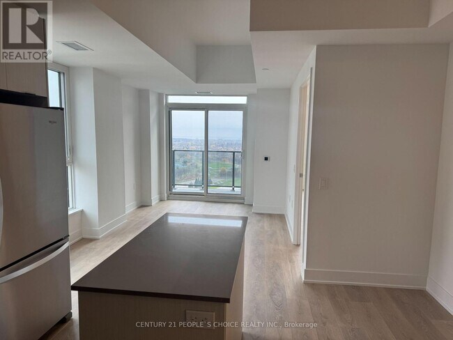 Photo du bâtiment - 204-1204 Burnhamthorpe Rd E