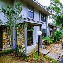 Building Photo - 9 Oakwood Park