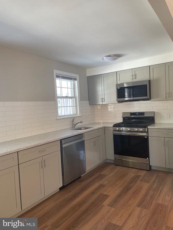 Foto del edificio - 1917 Winton Ave