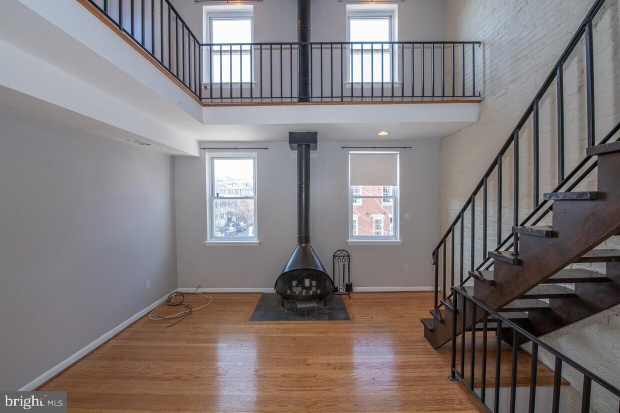 Primary Photo - 749 N 24th St