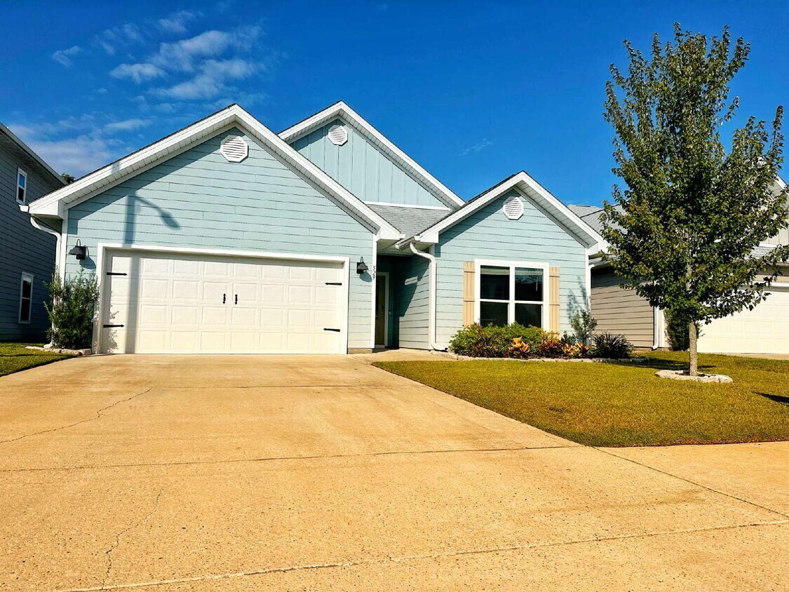 Foto principal - Beautiful 4Bed/2Bath New home on Panama Ci...