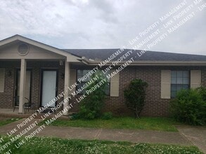 Building Photo - 5004 N Moore Ln