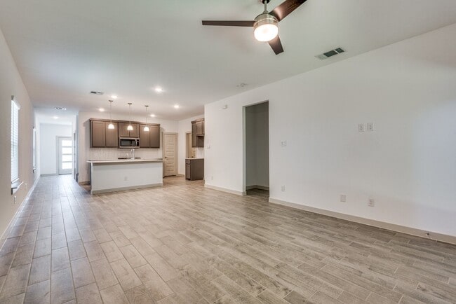 Building Photo - 3331 Conroe St