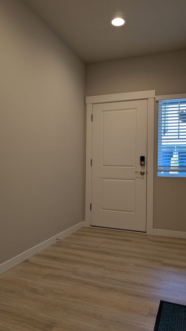 Building Photo - Mill  Creek 3 bedroom Townhome