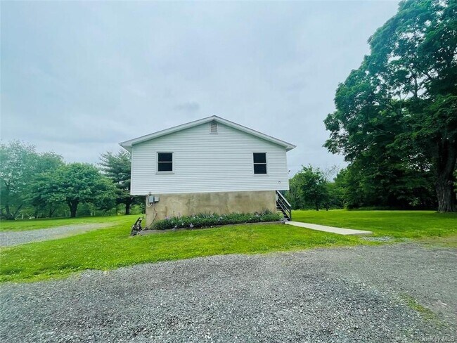 Building Photo - 11-13 Olev Ln