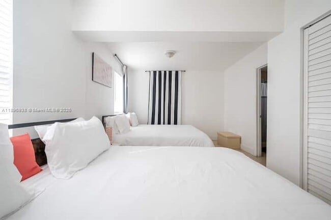 Foto del edificio - 8028 NW 5th Ct