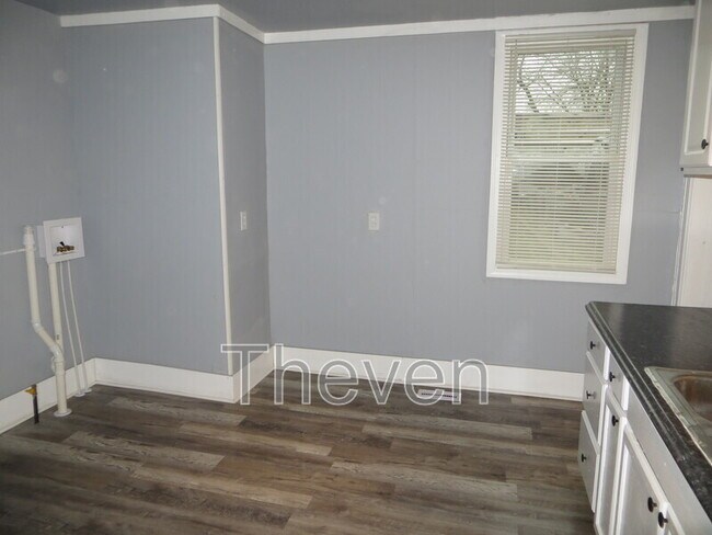 Building Photo - 191 Hampshire St