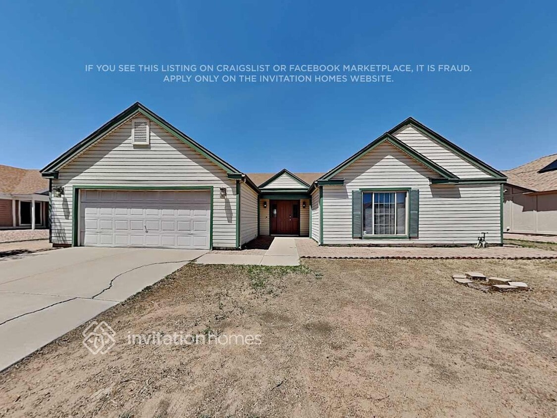 Primary Photo - 668 E Manor Dr