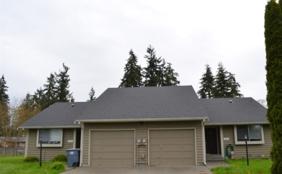 214 142nd St E, WA 98445 Townhome Rentals in WA