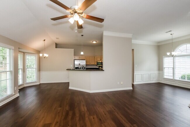 Building Photo - 11621 Long Forest Dr
