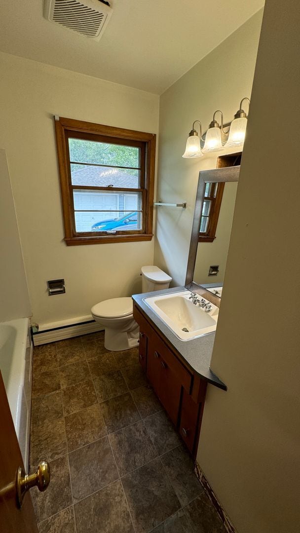 Building Photo - 4 Bed 2 Bath Home - North Fargo