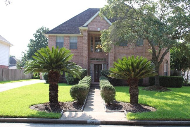 Building Photo - 2411 Rose Hollow Dr