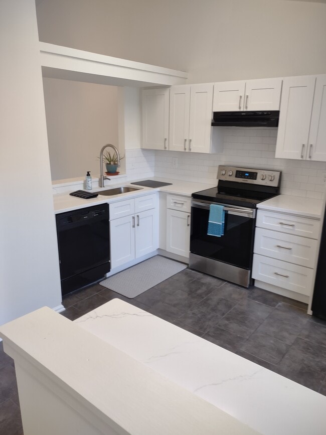 Brand new counter tops - 2803 Yarling Ct