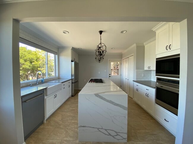 Building Photo - 161 El Bonito Way