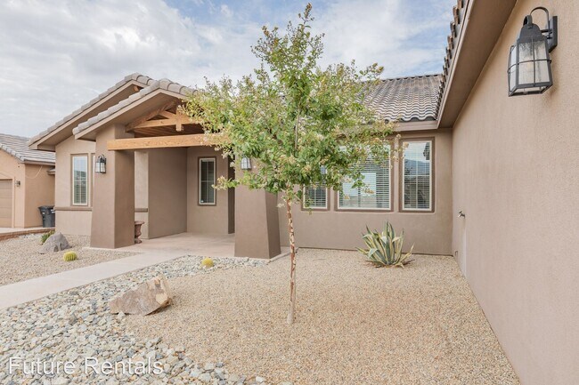 Building Photo - 5 br, 2.5 bath House - 1065 Datura