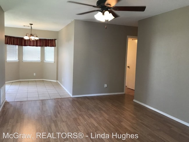 Building Photo - 3 br, 2 bath House - 844 Highland Ct