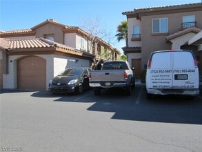 Building Photo - 7701 W Robindale Rd