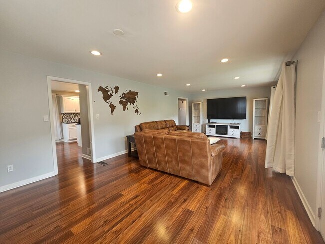Foto del edificio - 400 Spring Lea Dr