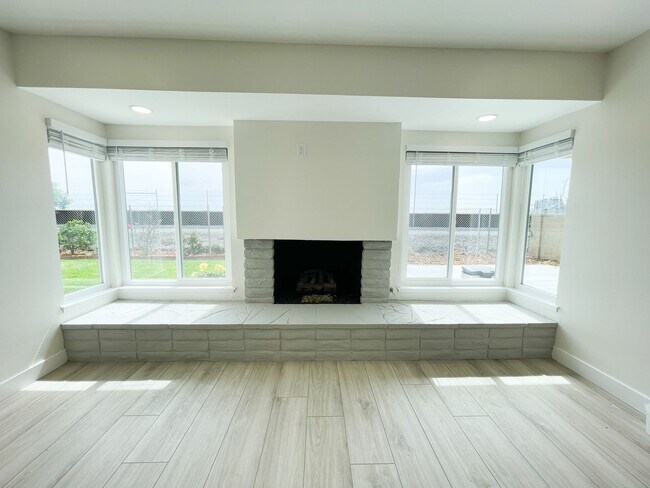 Foto del edificio - 3 bedroom 2 bath home in desired neighborhood