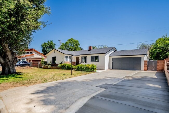 Building Photo - 9676 Bolton Ave