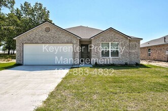 Building Photo - 504 Old Hickory Ln