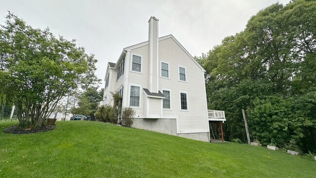 Foto del edificio - 19 Indian Pond Rd