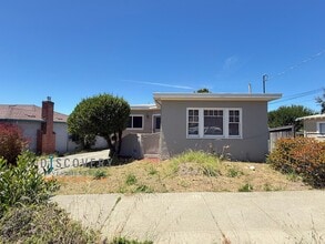 Building Photo - 611 Clayton Ave
