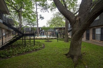 Building Photo - 9005 Gaylord Dr